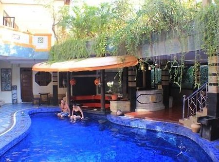 Sri Ratu Hotel レギャン エクステリア 写真