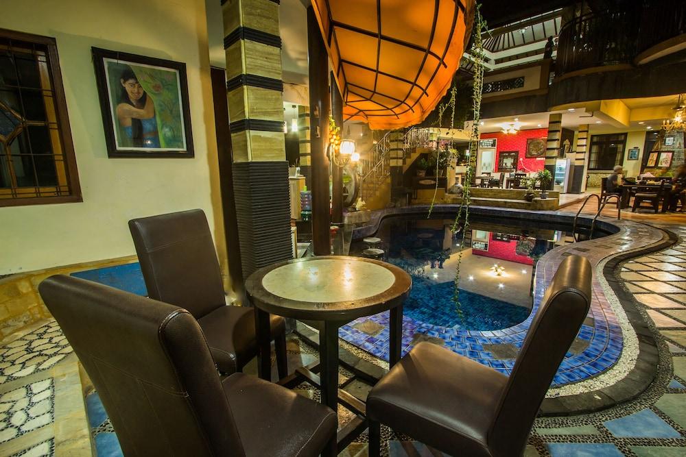 Sri Ratu Hotel レギャン エクステリア 写真