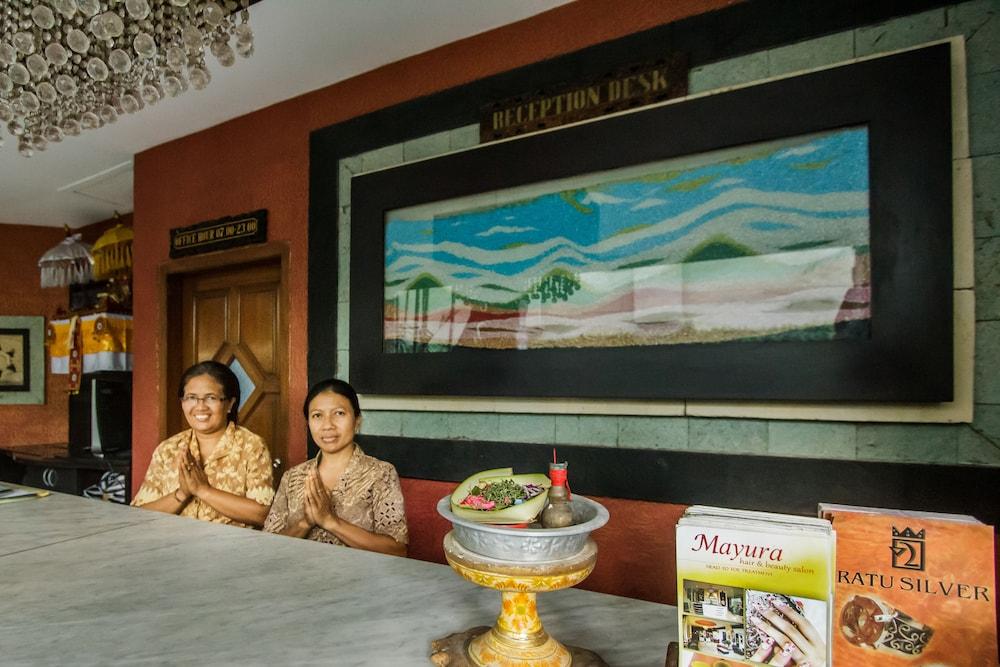 Sri Ratu Hotel レギャン エクステリア 写真