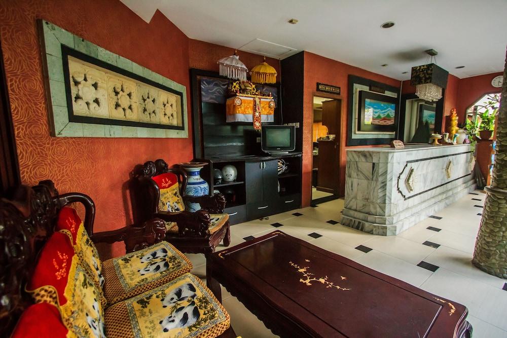 Sri Ratu Hotel レギャン エクステリア 写真
