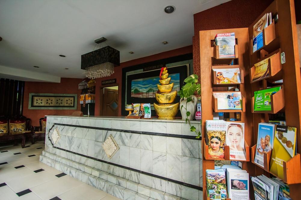 Sri Ratu Hotel レギャン エクステリア 写真