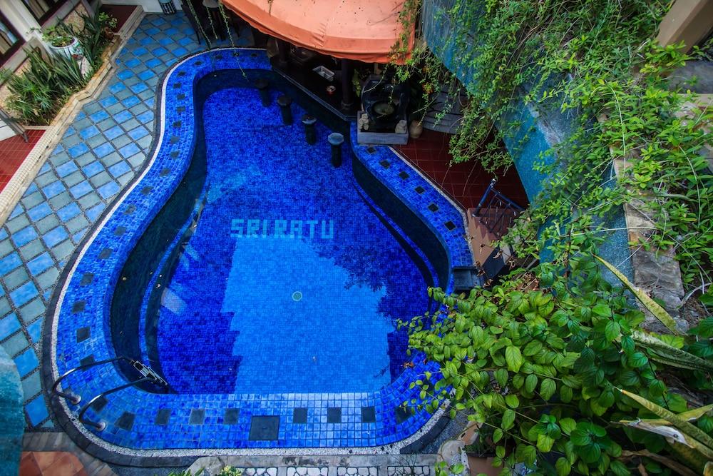 Sri Ratu Hotel レギャン エクステリア 写真