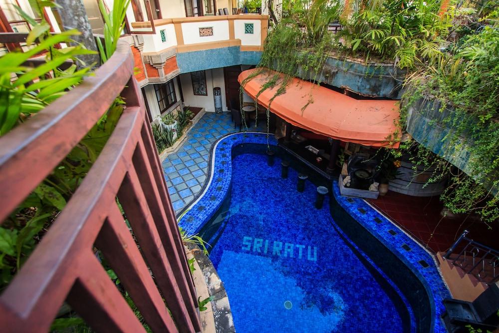 Sri Ratu Hotel レギャン エクステリア 写真