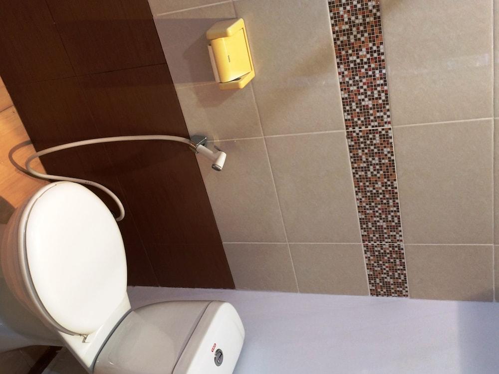 Sri Ratu Hotel レギャン エクステリア 写真