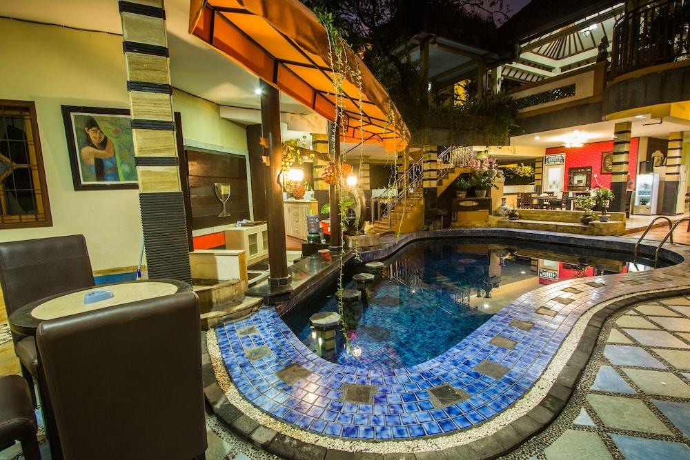 Sri Ratu Hotel レギャン エクステリア 写真